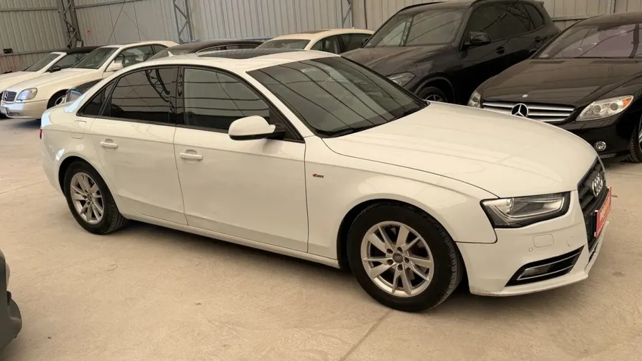 AUDI A4 -