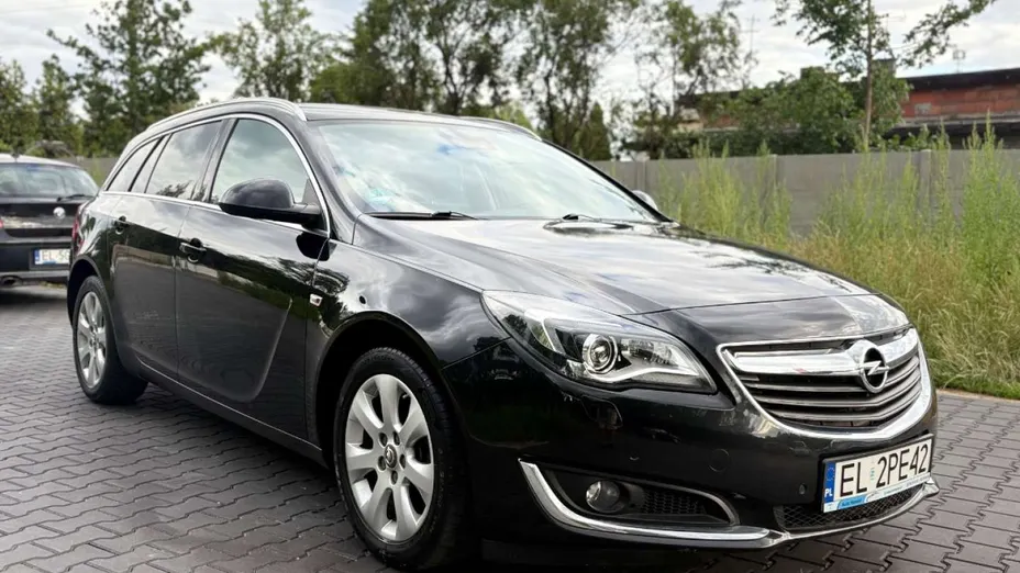 OPEL Insignia -