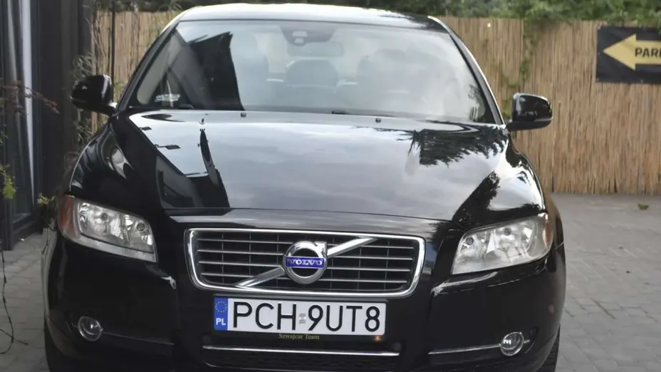 VOLVO S80 -