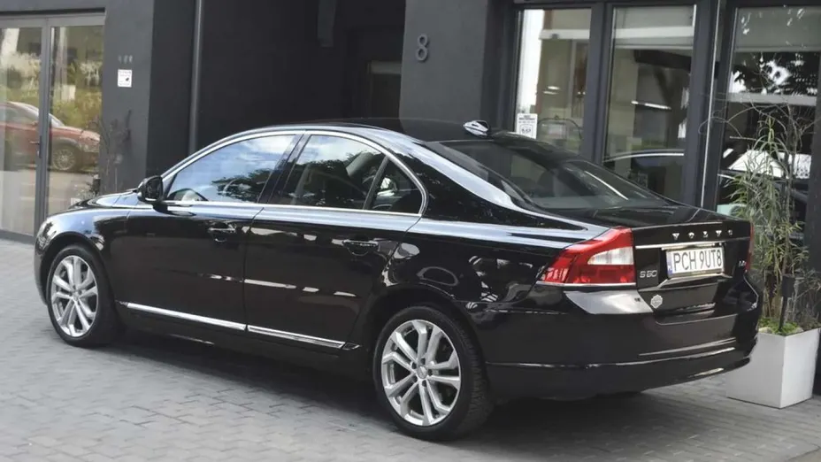 VOLVO S80 -