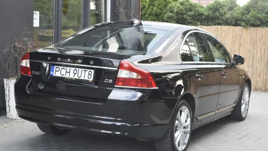 VOLVO S80 -