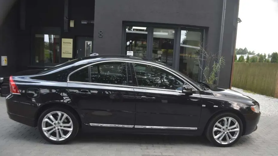 VOLVO S80 -