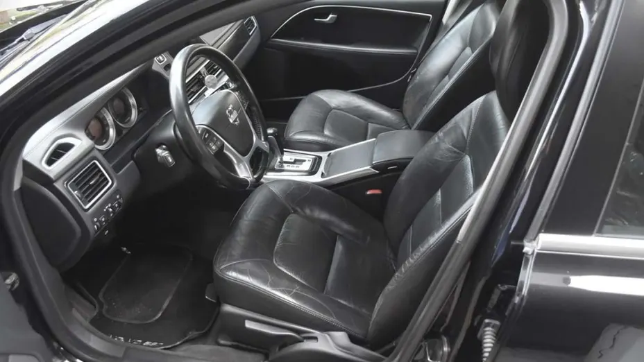 VOLVO S80 -