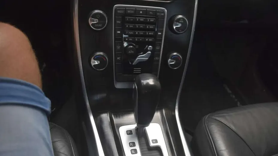 VOLVO S80 -