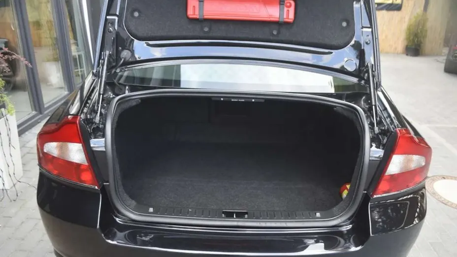 VOLVO S80 -