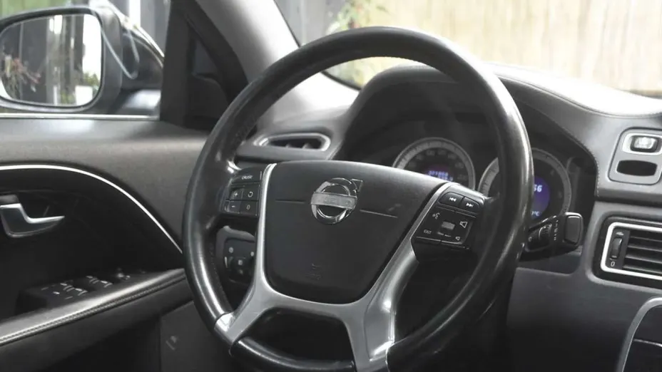 VOLVO S80 -