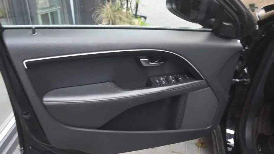 VOLVO S80 -