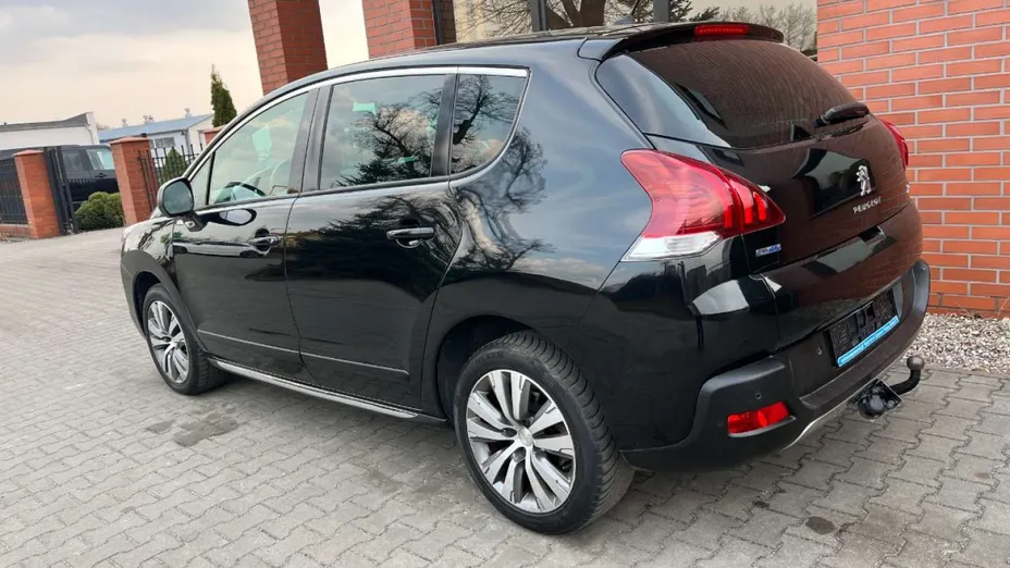 PEUGEOT 3008 -