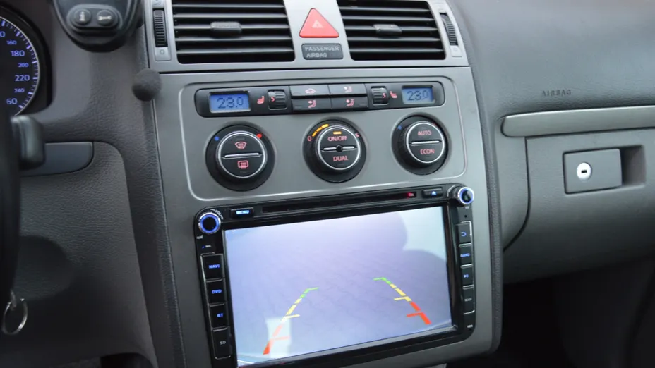 VOLKSWAGEN Touran -