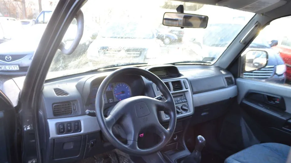 MITSUBISHI Pajero Pinin -
