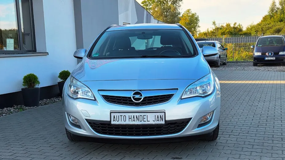 OPEL Astra -