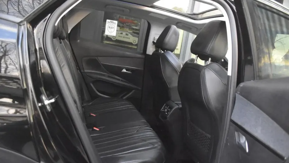 PEUGEOT 3008 -