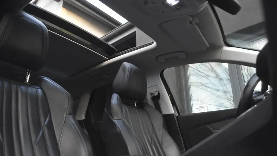 PEUGEOT 3008 -