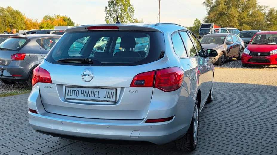 OPEL Astra -