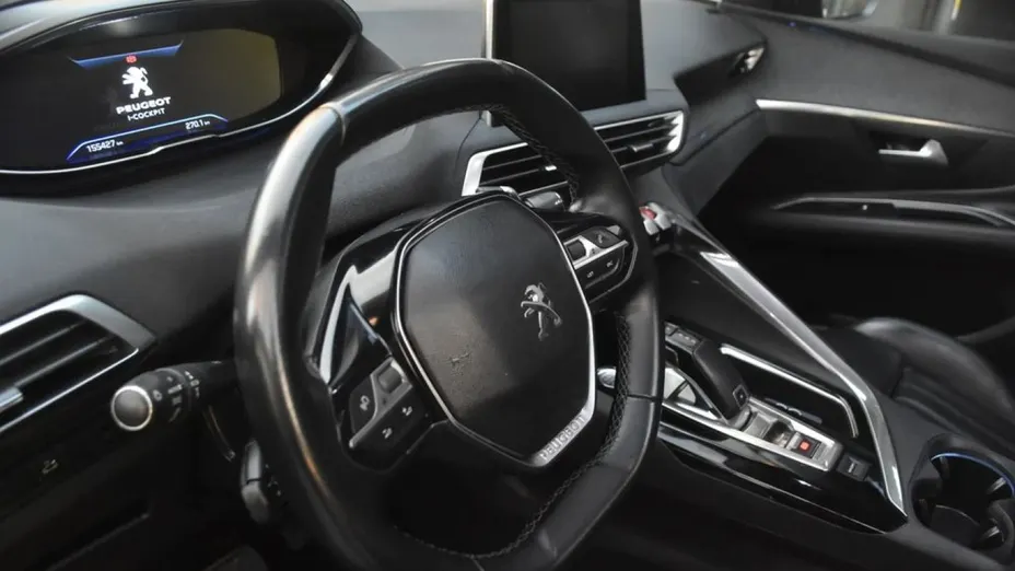 PEUGEOT 3008 -