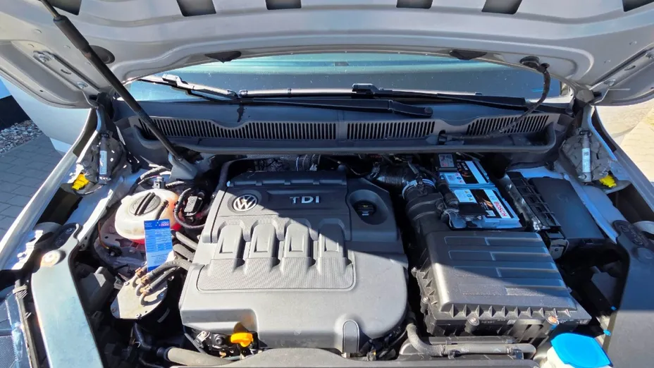 VOLKSWAGEN Touran -