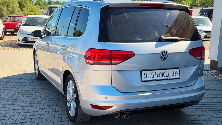 VOLKSWAGEN Touran -