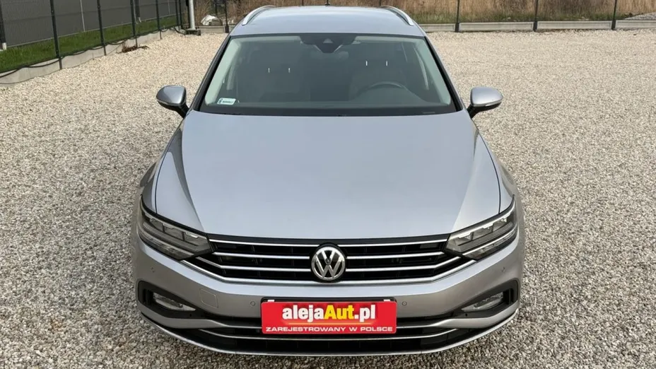 VOLKSWAGEN Passat -
