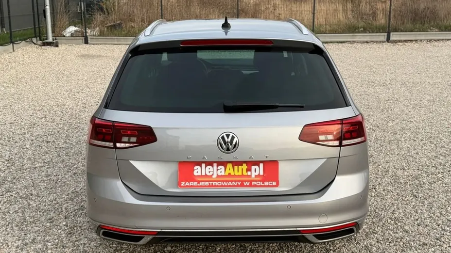 VOLKSWAGEN Passat -