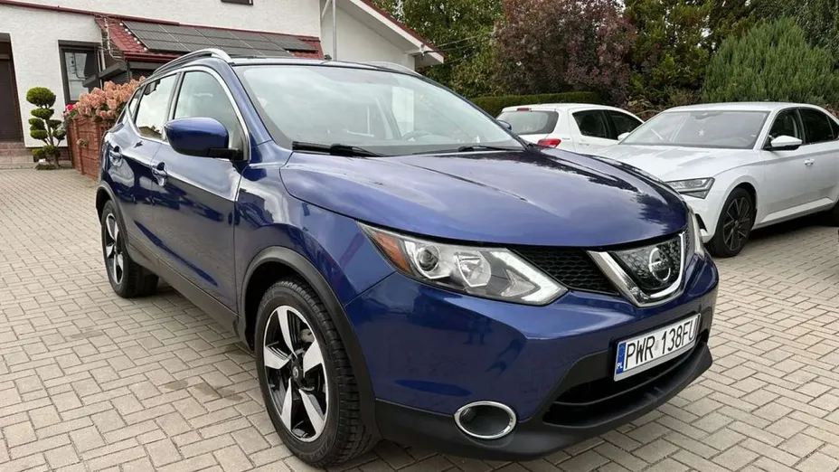 NISSAN Qashqai -