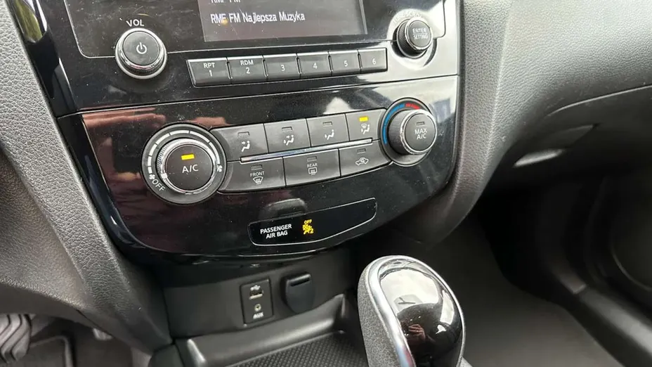 NISSAN Qashqai -