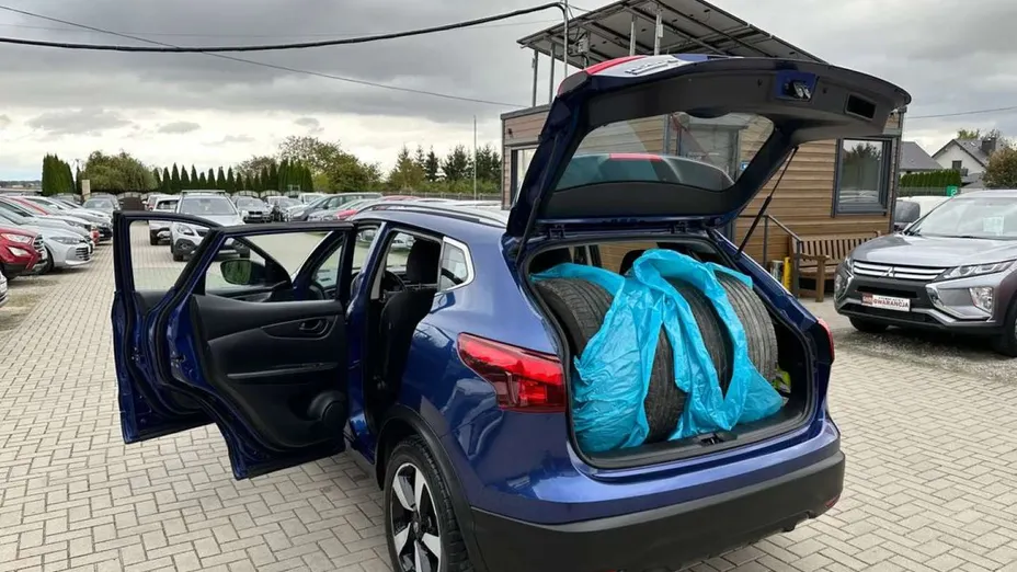 NISSAN Qashqai -