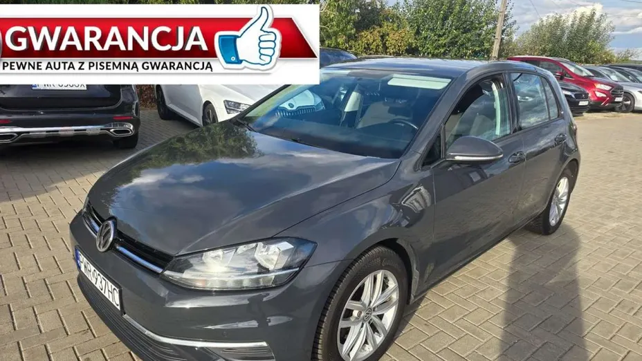 VOLKSWAGEN Golf -