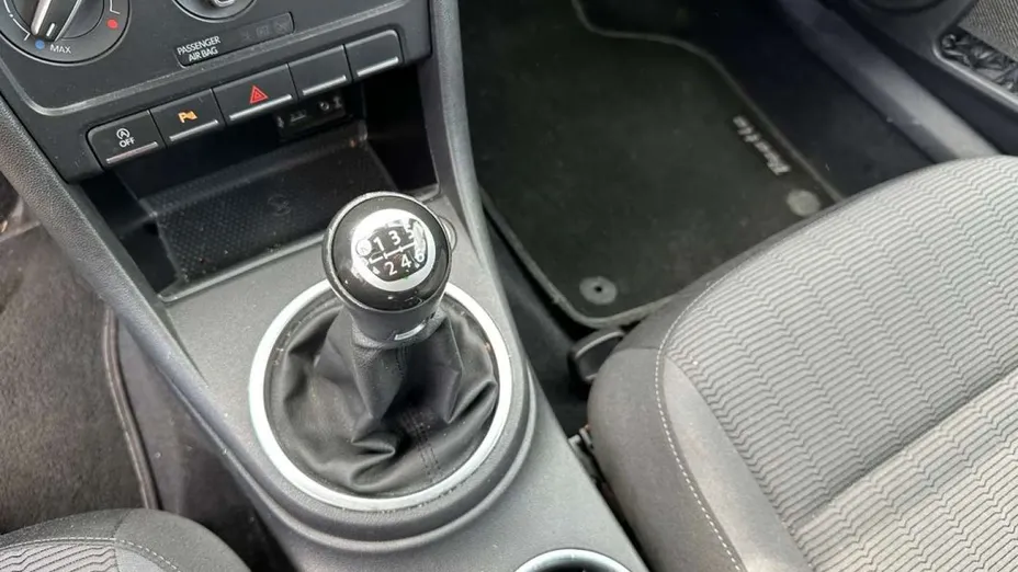 VOLKSWAGEN Beetle -