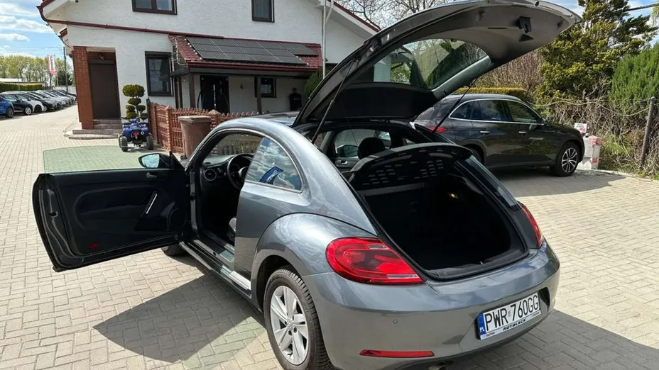 VOLKSWAGEN Beetle -