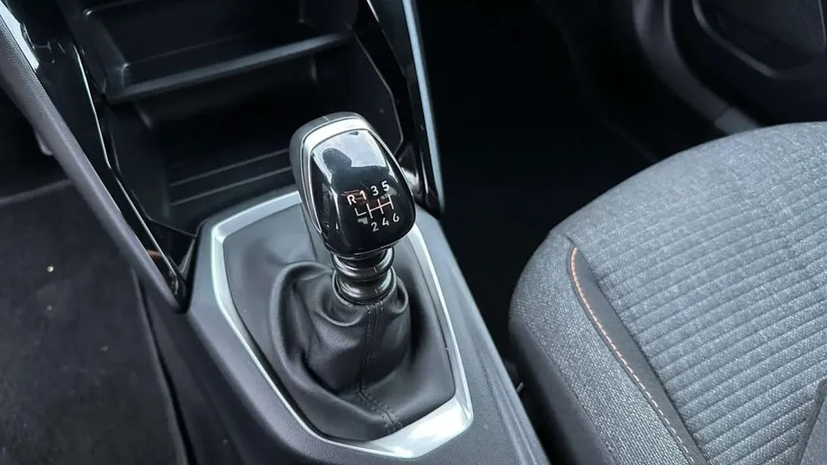 PEUGEOT 2008 -
