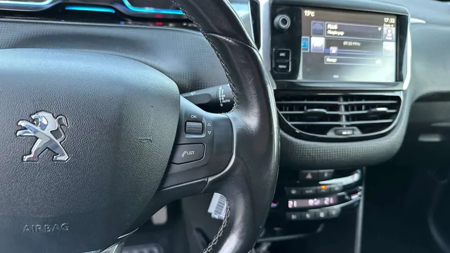PEUGEOT 2008 -