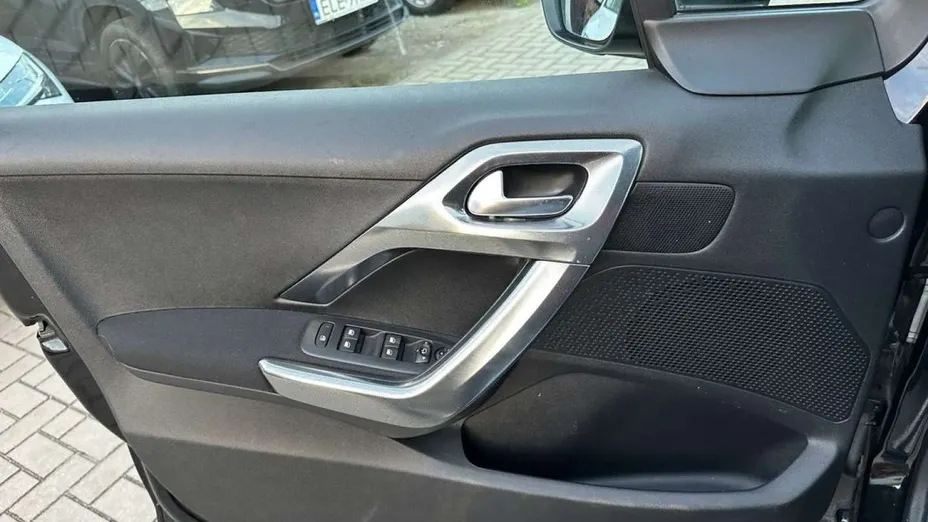 PEUGEOT 2008 -