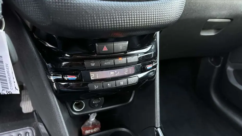 PEUGEOT 2008 -