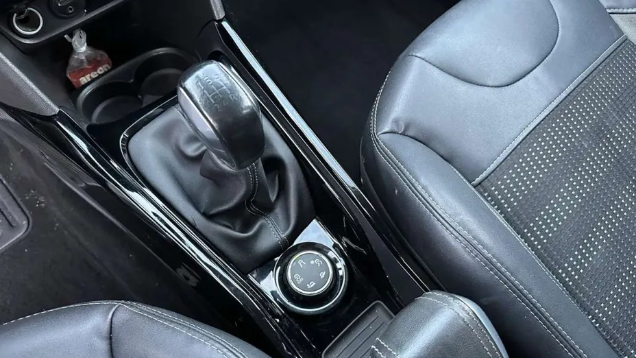 PEUGEOT 2008 -
