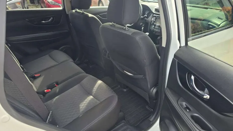 NISSAN X-Trail -