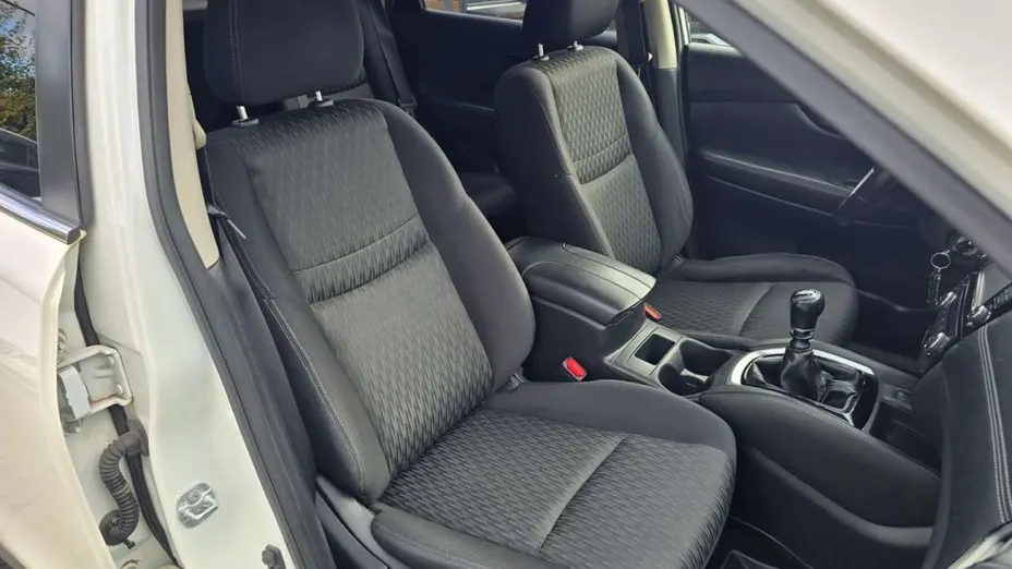 NISSAN X-Trail -