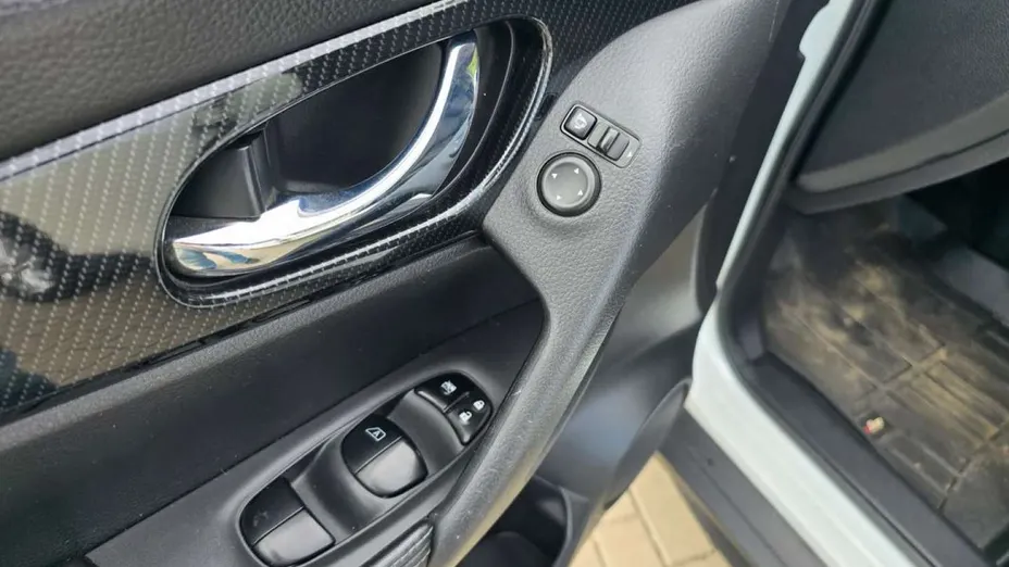 NISSAN X-Trail -