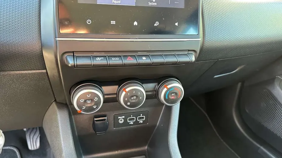 RENAULT Clio -