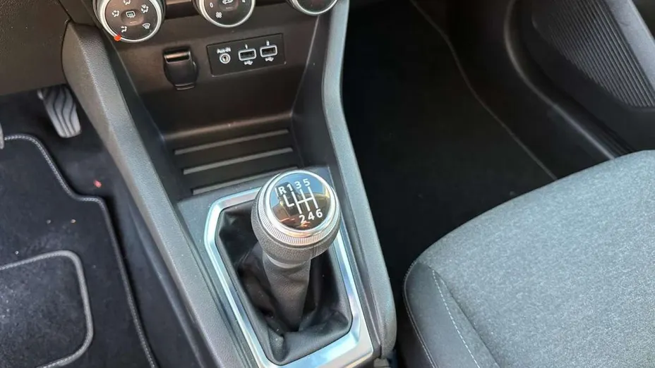 RENAULT Clio -