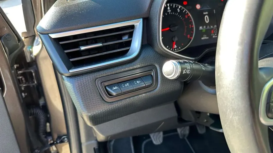 RENAULT Clio -