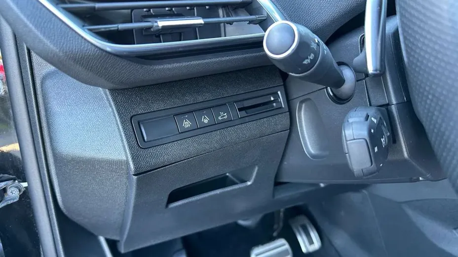 PEUGEOT 3008 -