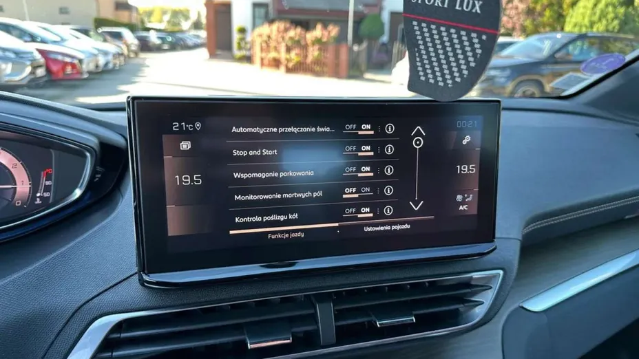 PEUGEOT 3008 -
