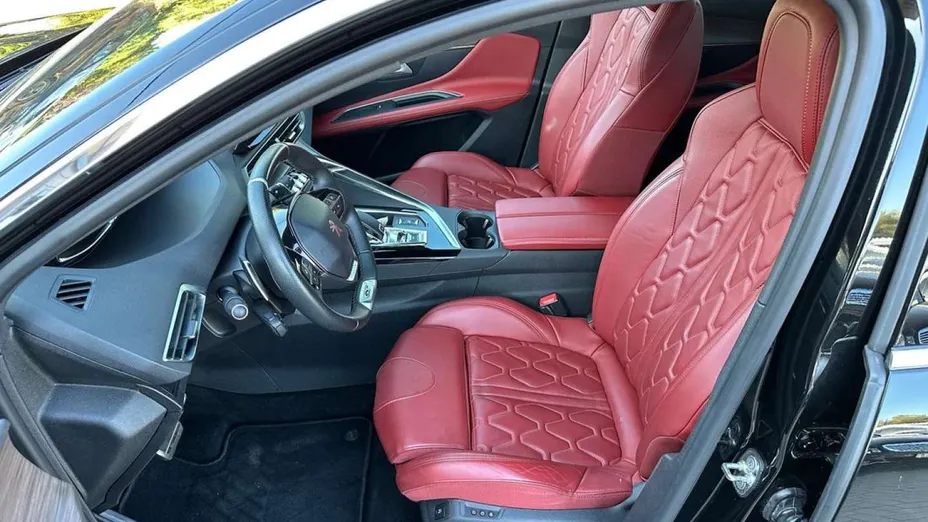 PEUGEOT 3008 -