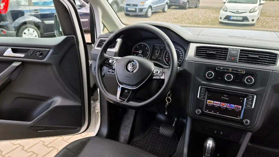 VOLKSWAGEN Caddy -