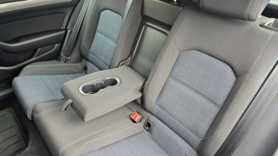 VOLKSWAGEN Passat -