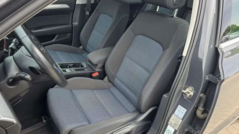 VOLKSWAGEN Passat -