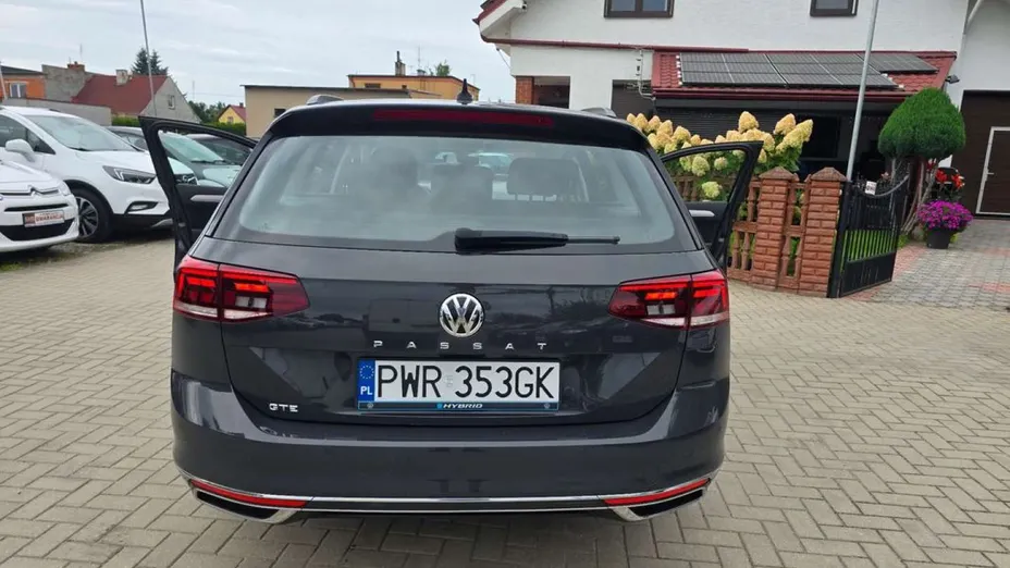 VOLKSWAGEN Passat -