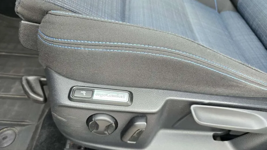 VOLKSWAGEN Passat -