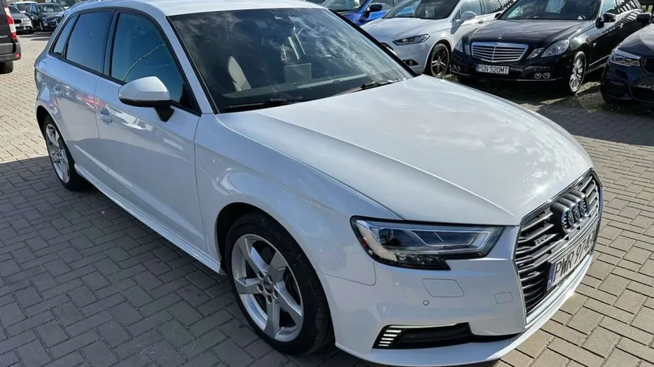 AUDI A3 Sportback -