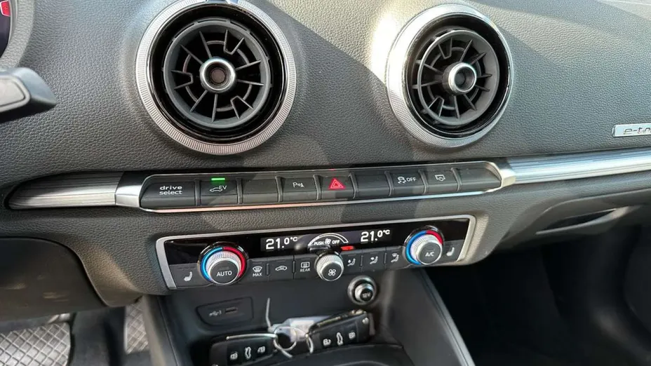 AUDI A3 Sportback -